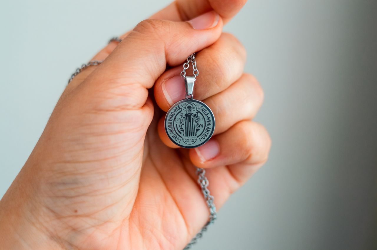 Quel symbole religieux pour une médaille de baptême ?